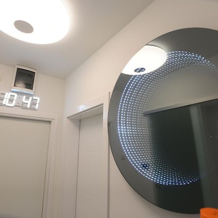 Apartment Wave: Luxury Retreat with Sauna & Secure Parking Slavonski Brod Exterior photo