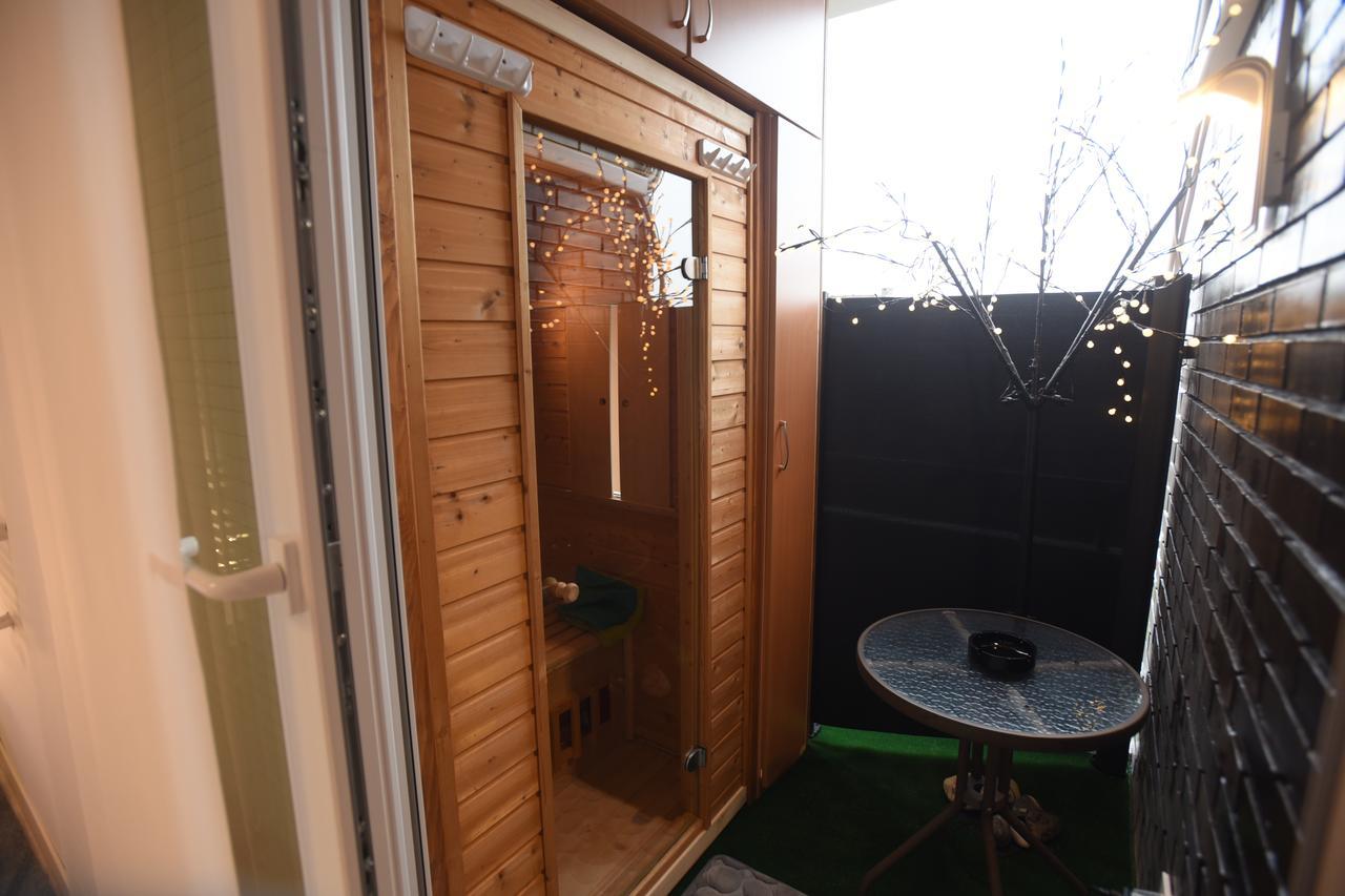 Apartment Wave: Luxury Retreat with Sauna & Secure Parking Slavonski Brod Exterior photo