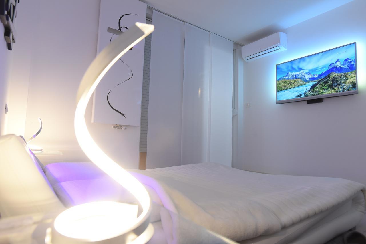 Apartment Wave: Luxury Retreat with Sauna & Secure Parking Slavonski Brod Exterior photo