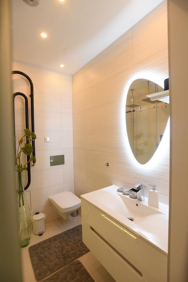 Apartment Wave: Luxury Retreat with Sauna & Secure Parking Slavonski Brod Exterior photo
