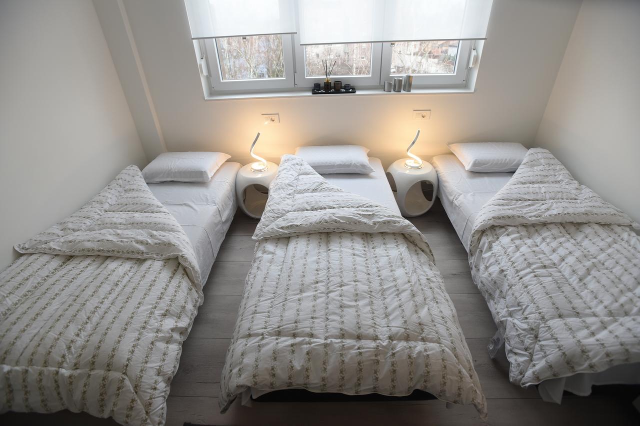 Apartment Wave: Luxury Retreat with Sauna & Secure Parking Slavonski Brod Exterior photo