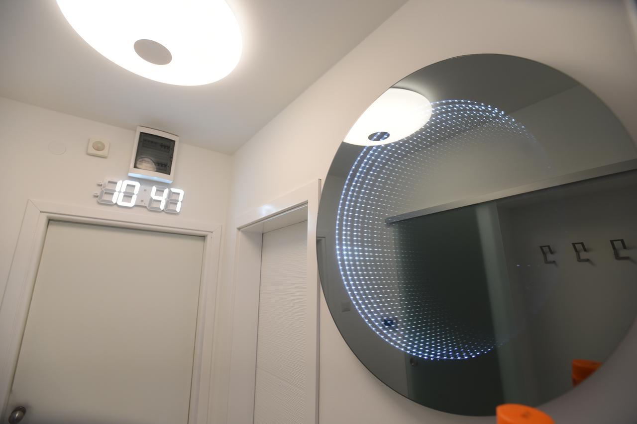Apartment Wave: Luxury Retreat with Sauna & Secure Parking Slavonski Brod Exterior photo